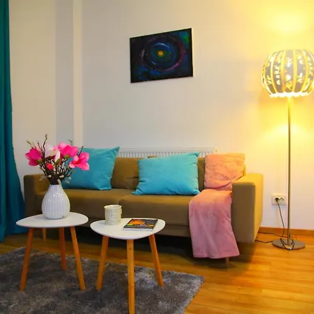 Romantic Luxury In Center Apartment